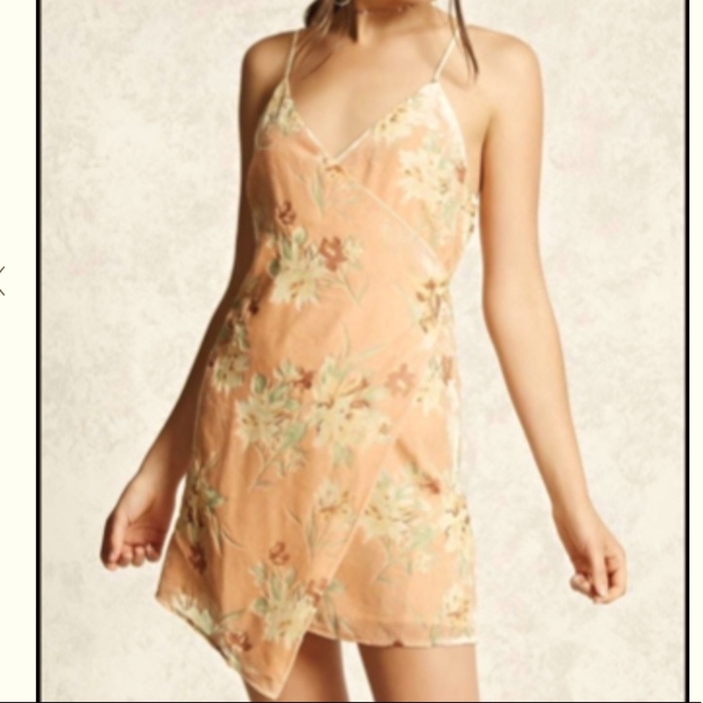 Forever 21 contemporary velvet burnout wraparound